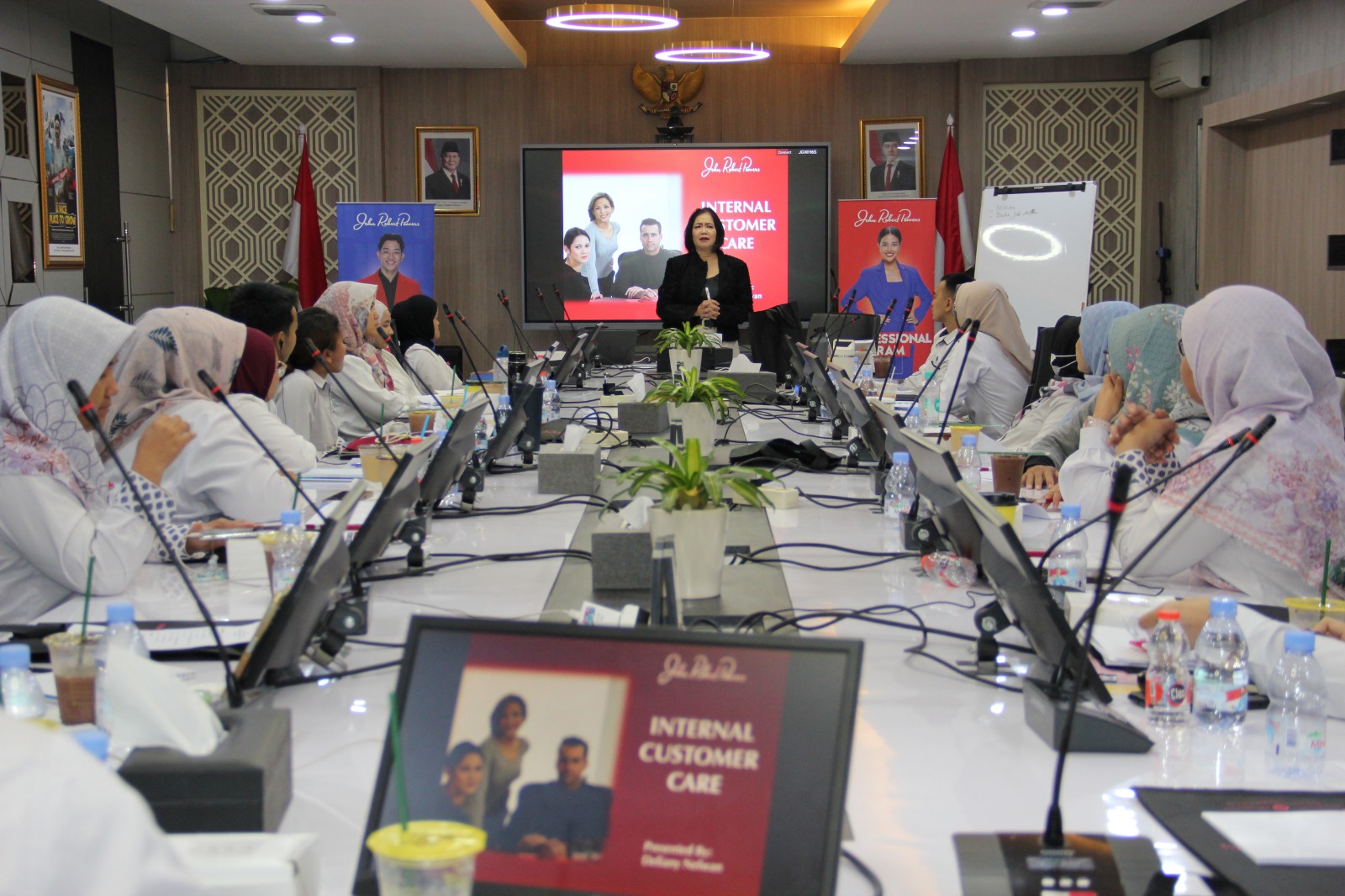 Communication and Creative Problem Solving Pengantar Kerja 2025